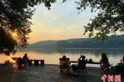 占卦问卜“移动卧室”重塑旅行方式 “Z世代”爱上车轮上的家